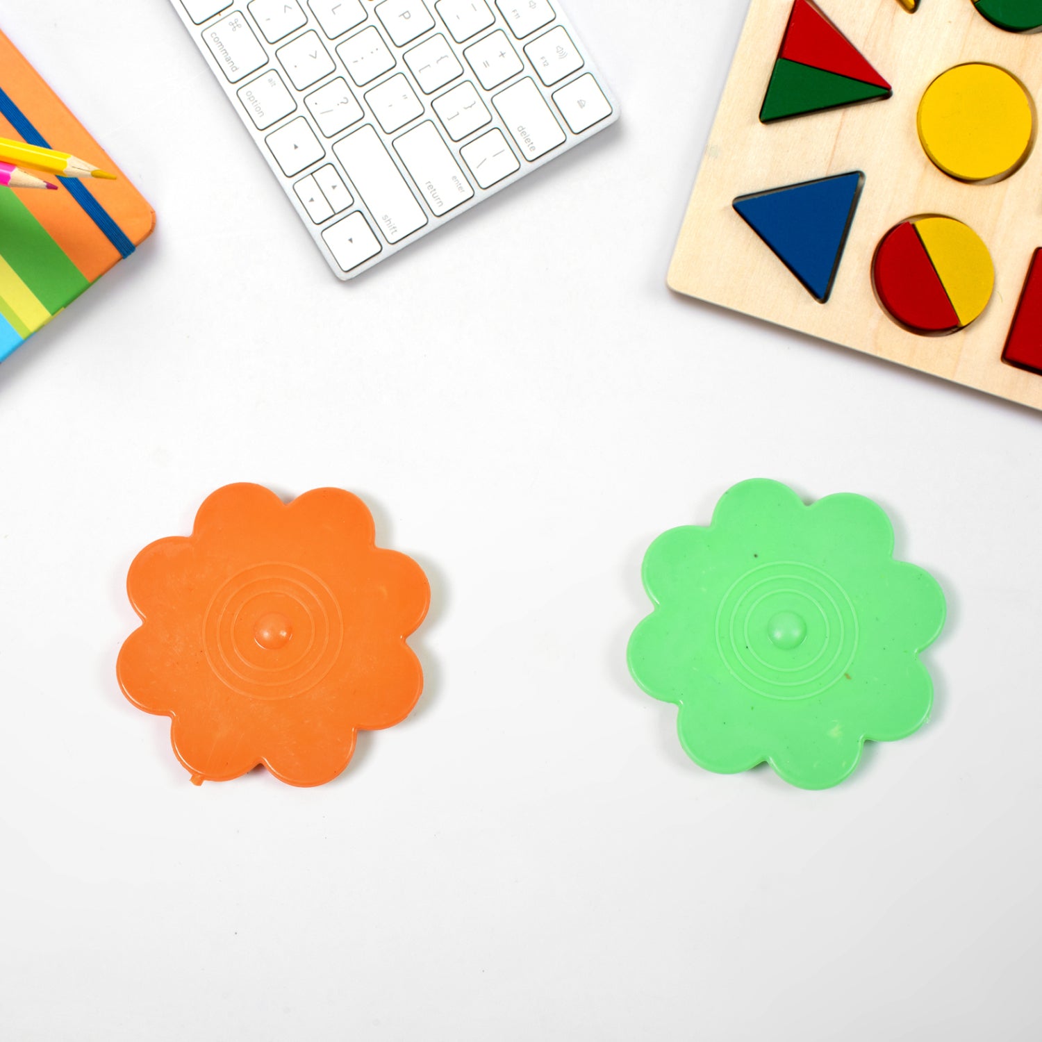 Small Magic Air Spinner Plastic Promotional Spinning Toys (1 Pc) Small Magic Air Spinner Plastic Promotional Spinning Toys (1 Pc)